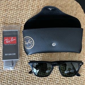 NWT Ray-Ban RB 4258 Sunglasses
